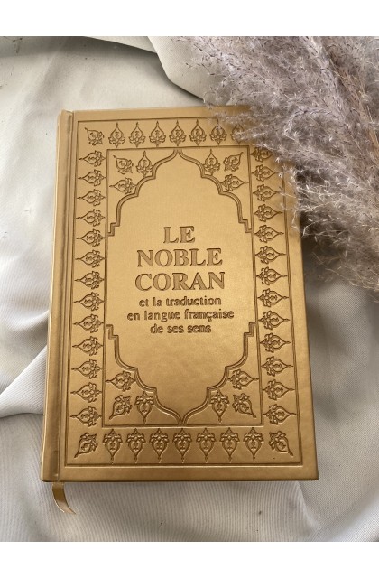 Quran de couleur doré traduit en arabe et en français