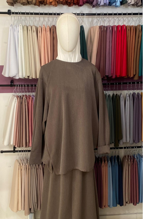 ensemble jupe pull taupe