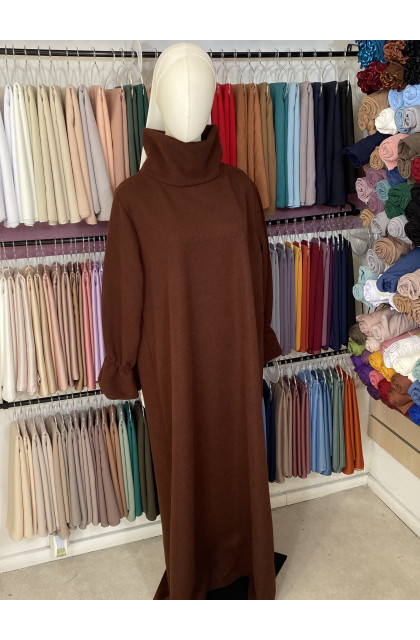 Abaya en laine col monté manches tulipes marron