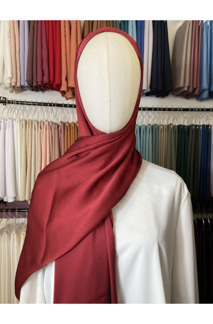 Hijab satiné premium rouge cramoisi