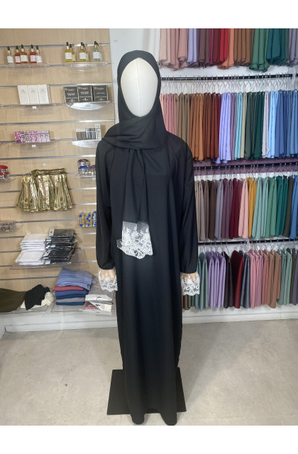 Abaya voile intégré en dentelle noir